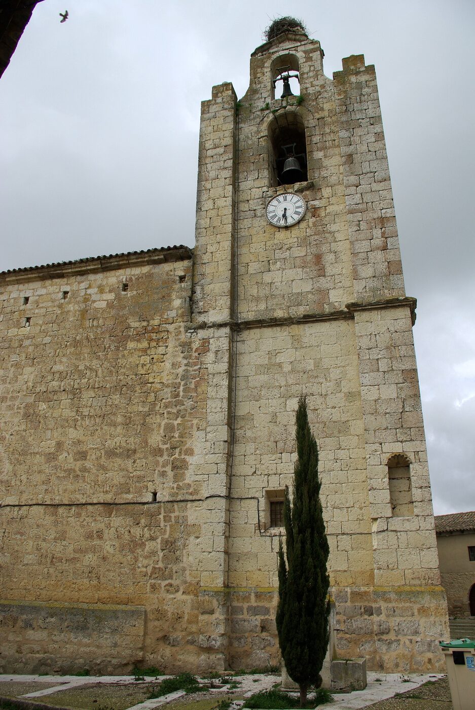 Iglesia de San Pedro (s.XVII) en Montealegre de Campos