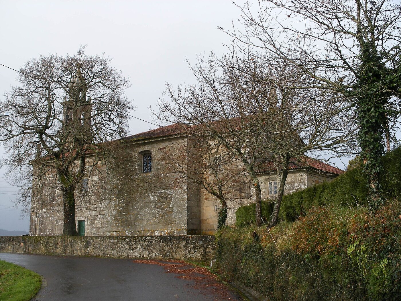 Igrexa de San Vicenzo de Niveiro en Val do Dubra