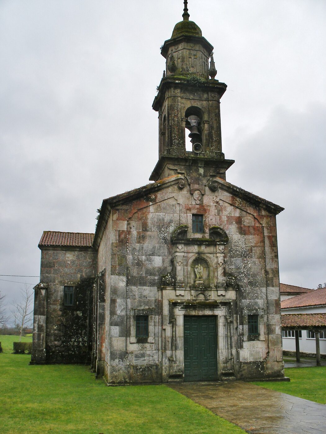Igrexa de San Miguel de Cabanas en A Baña