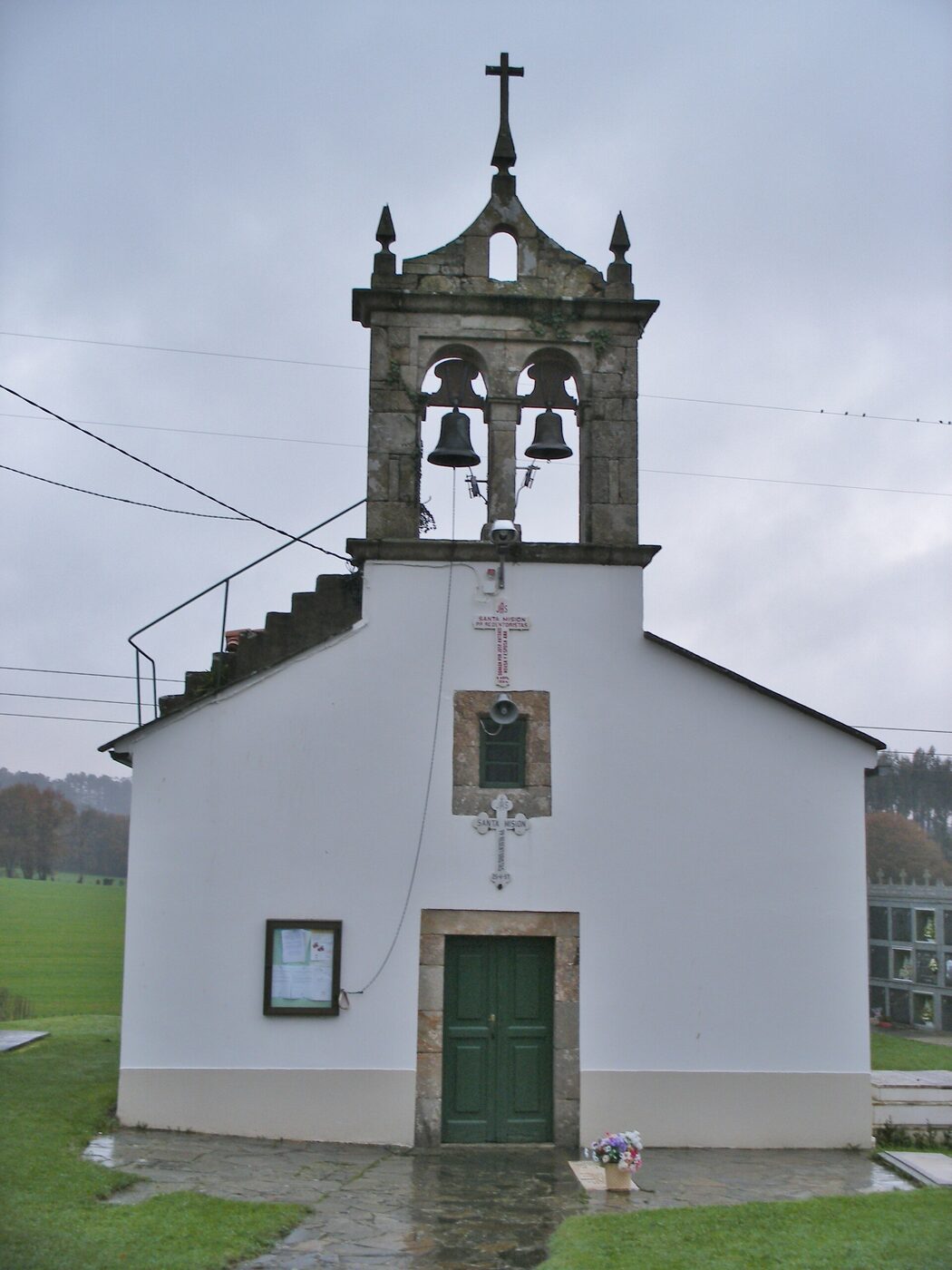 Igrexa de San Martiño de Frades en Frades