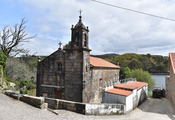 Igrexa de Santa Uxía do Ézaro