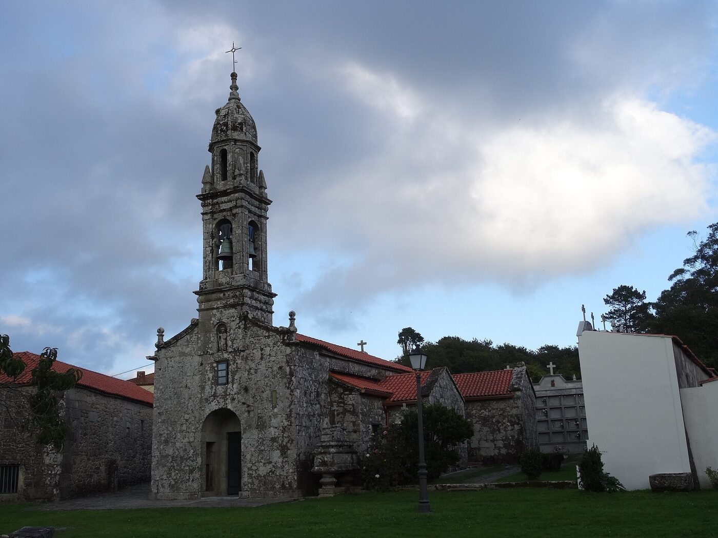 Igrexa de Santiago de Berdeogas en Dumbría