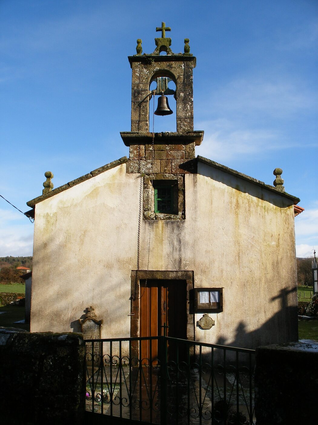 Igrexa de San Simón de Rodieiros en Boimorto