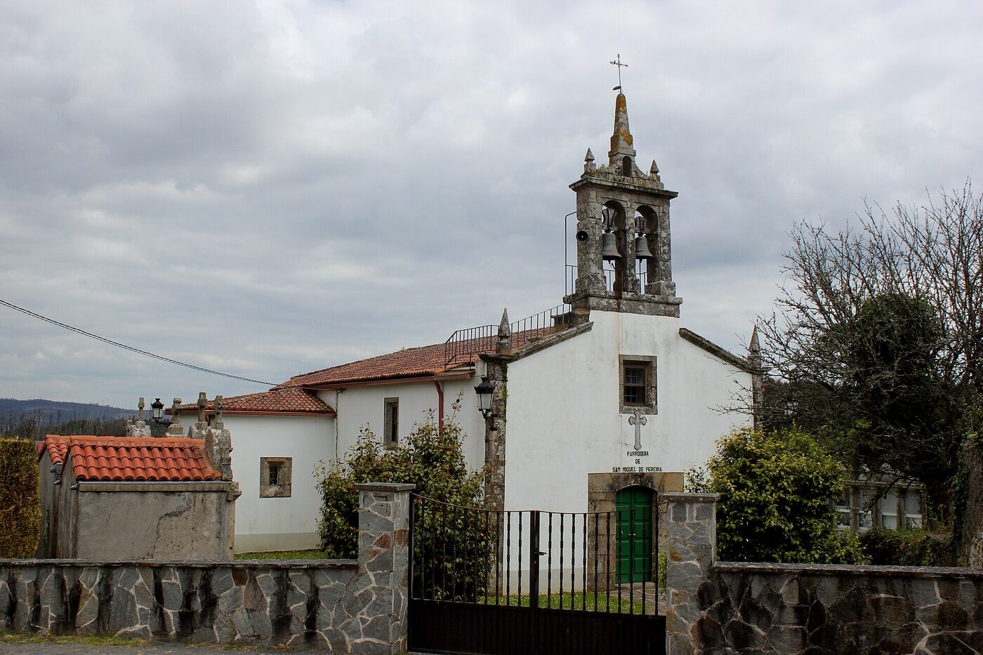Igrexa de San Miguel de Pereira en O Pino