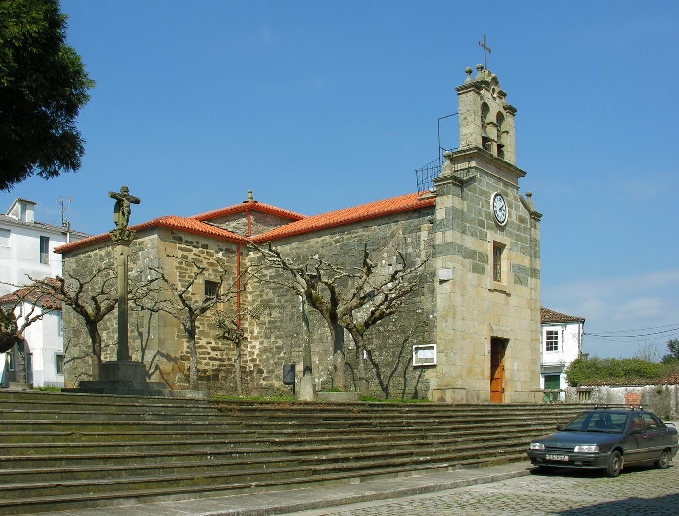 Igrexa de Nosa Señora da Piedade das Cruces en Vila de Cruces
