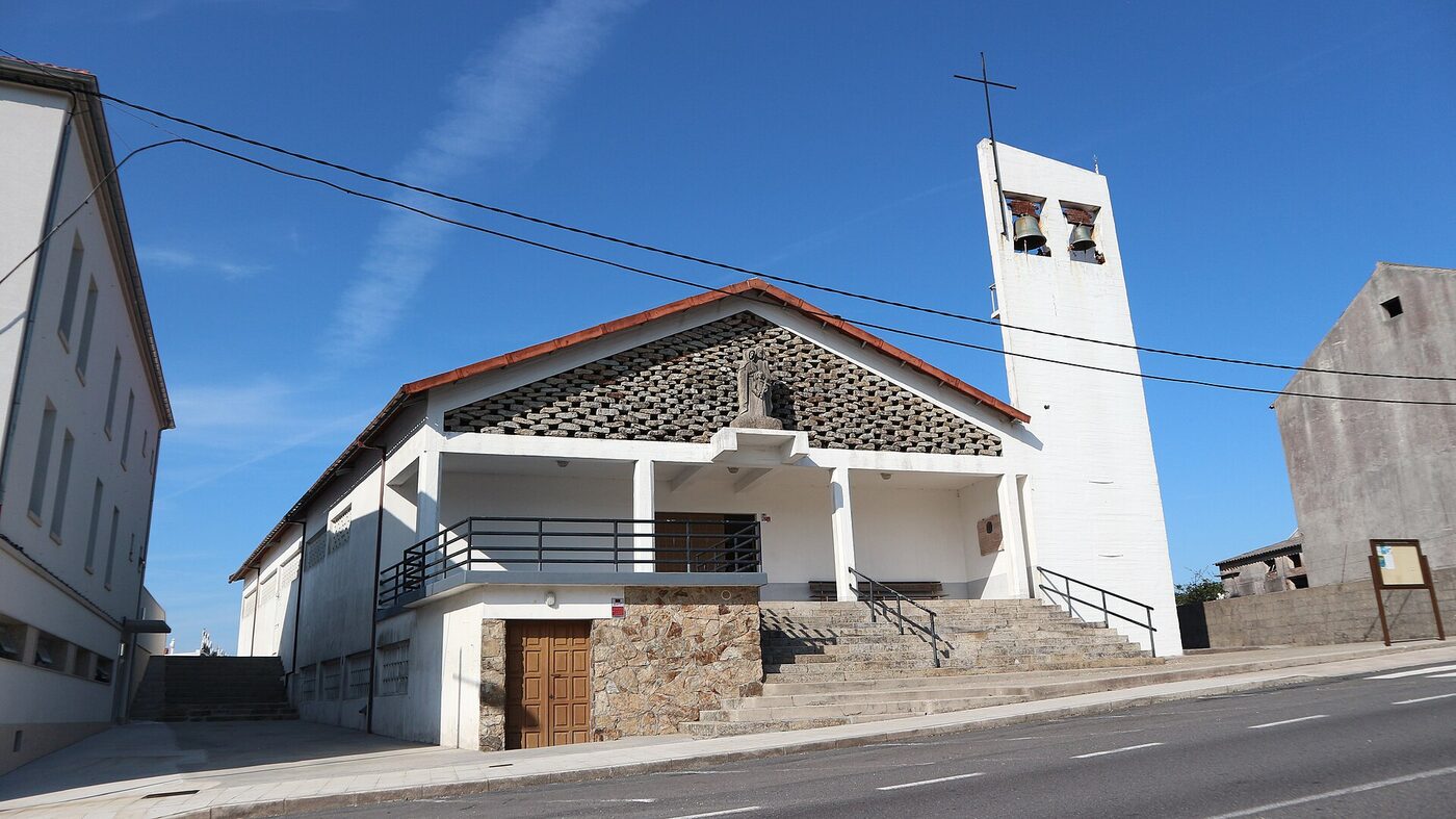 Igrexa de San Pedro de Santa Comba en Santa Comba