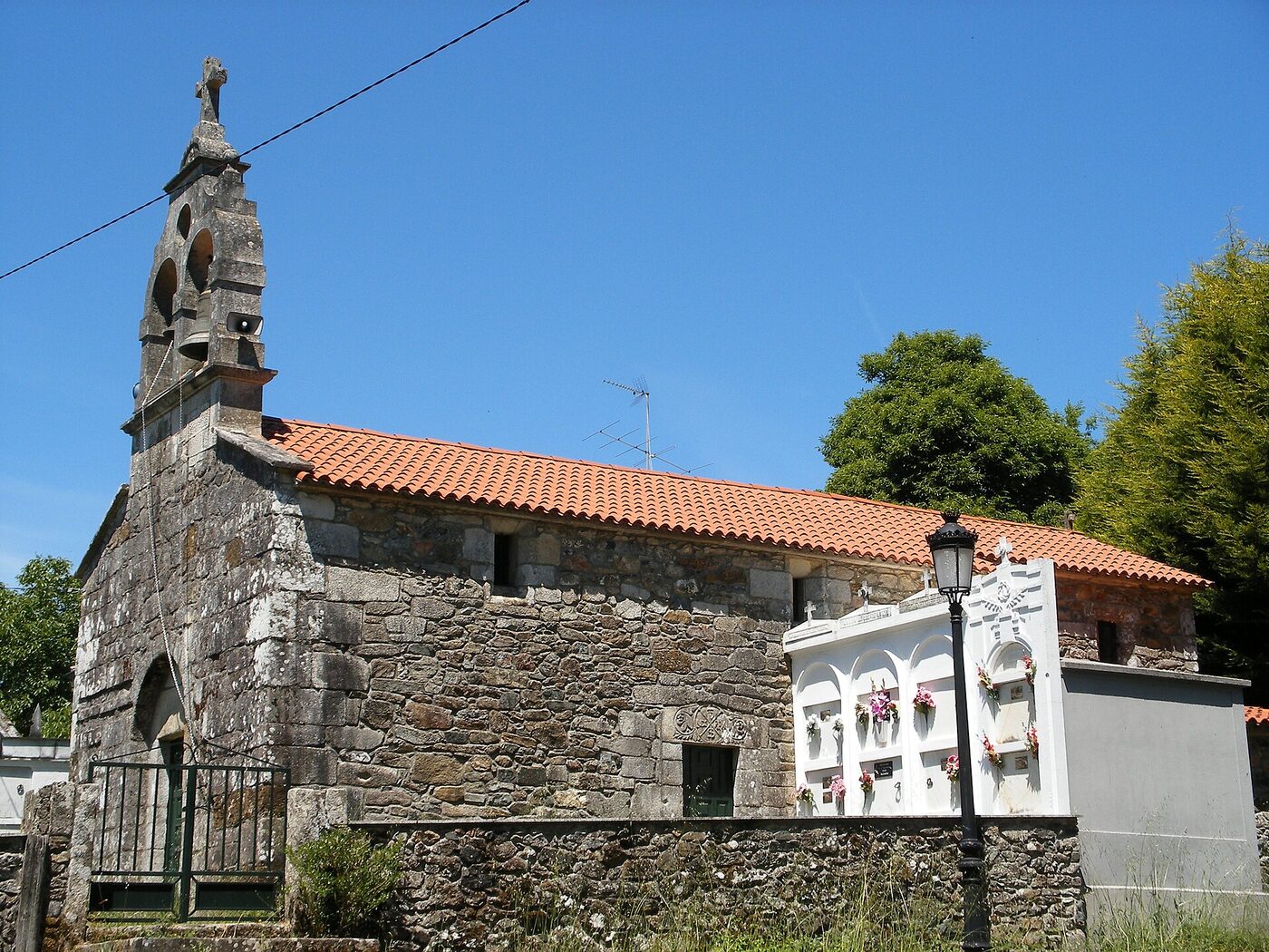 Igrexa de San Martiño de Oleiros en Toques