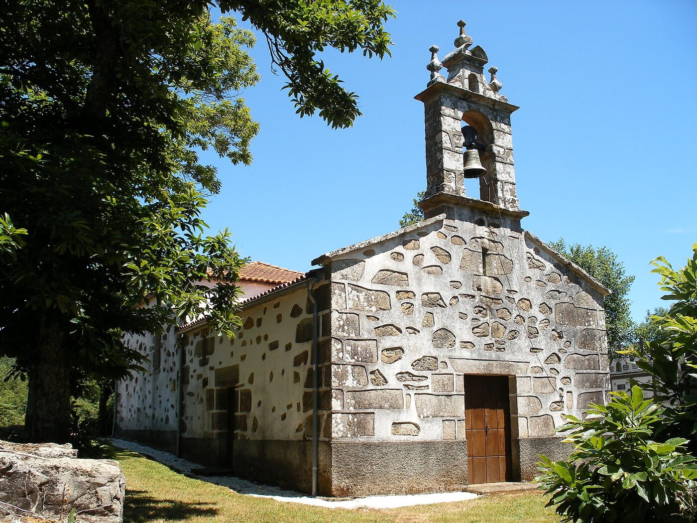 Igrexa de San Pedro do Meire en Melide