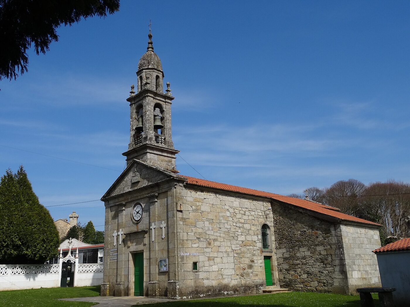 Igrexa de Santiago de Sísamo en Carballo