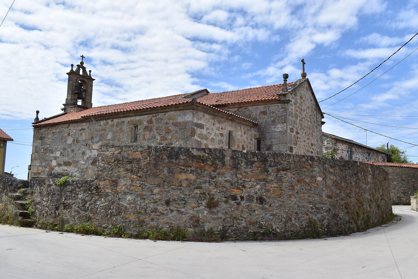 Igrexa de San Salvador de Rebordelos en Carballo