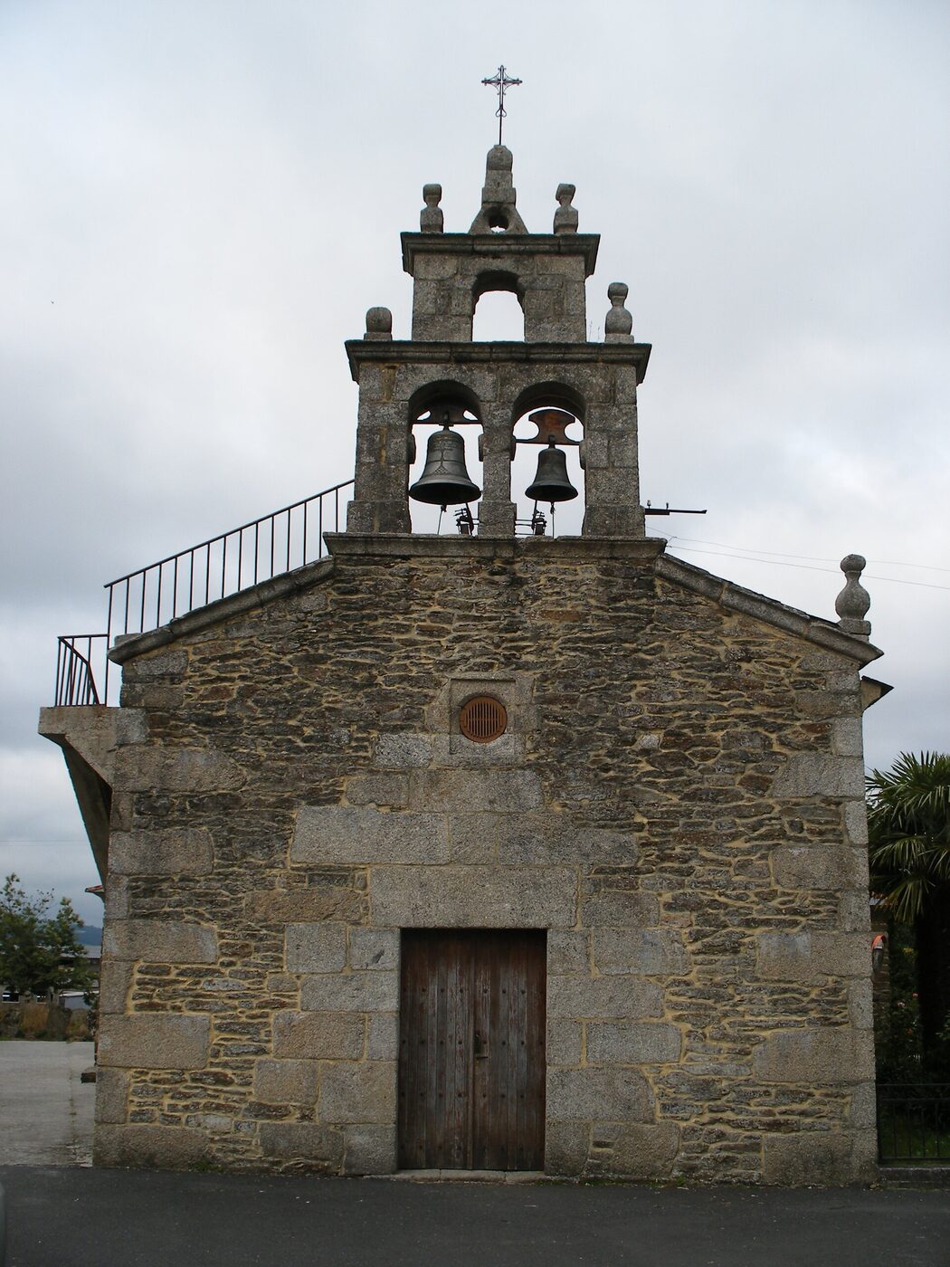 Igrexa de San Pedro do Val de Xestoso en Monfero