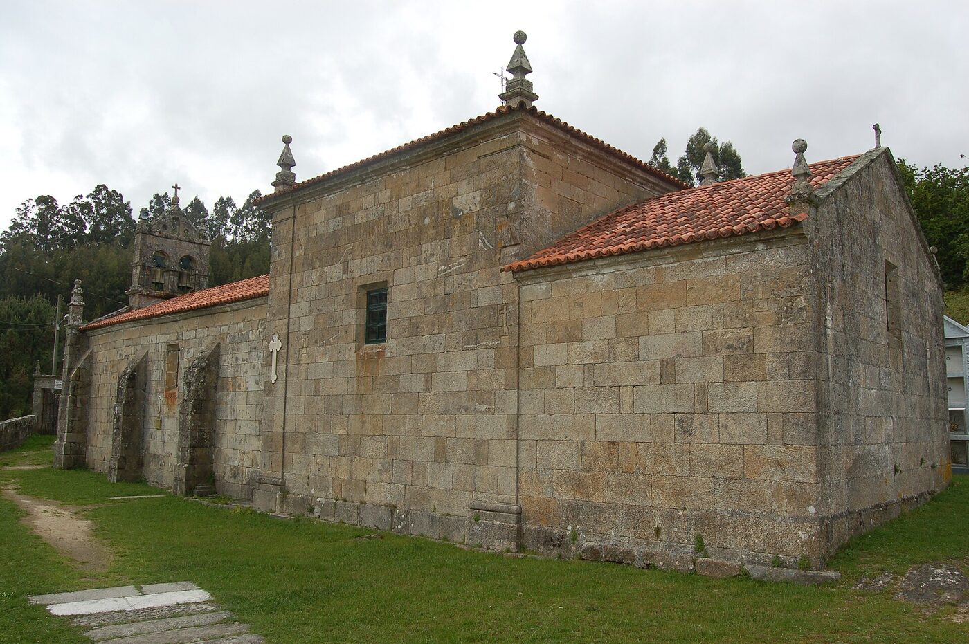 Igrexa de San Pedro de Bordóns en Sanxenxo