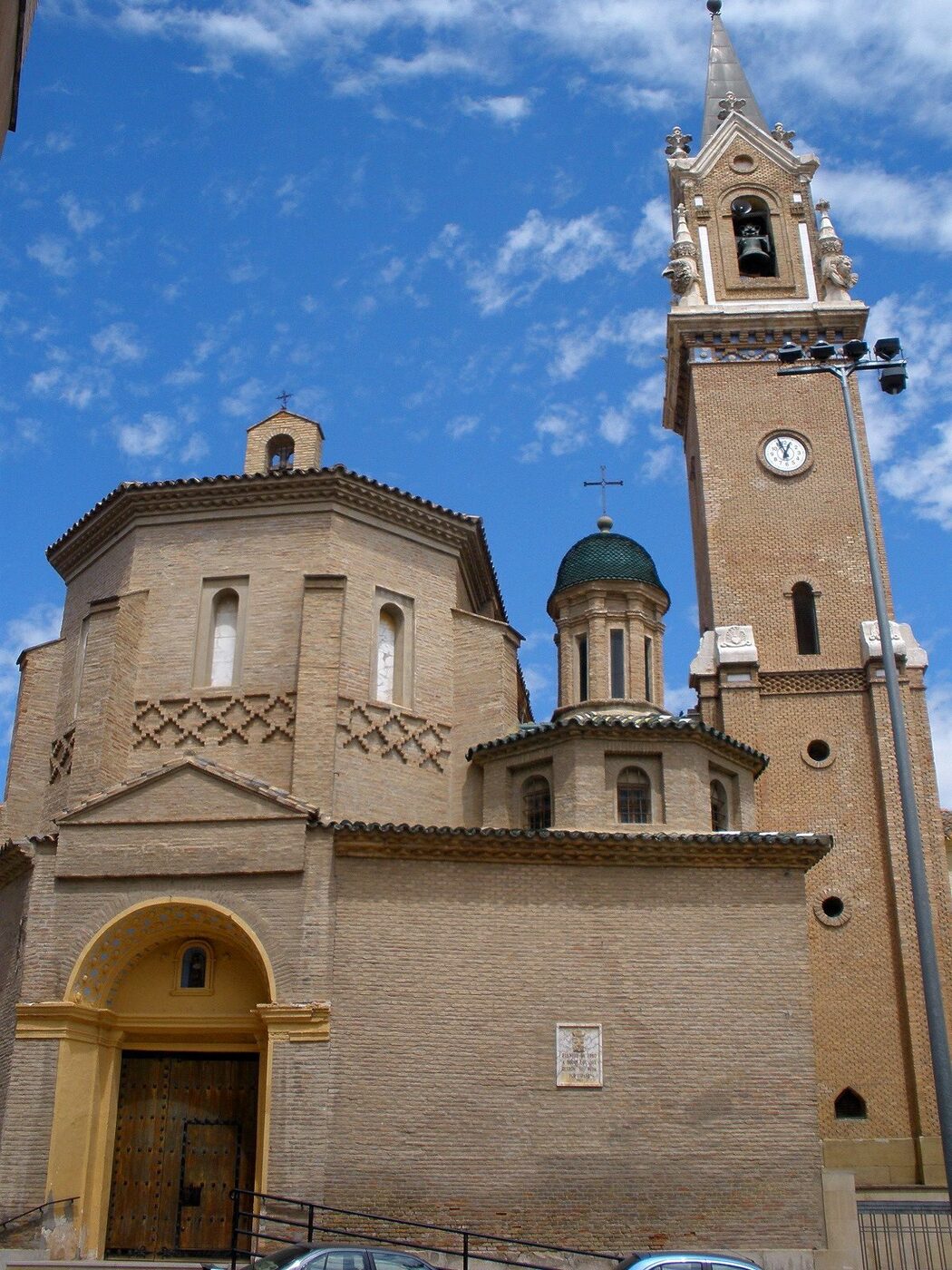 Parroquia de San Miguel Arcangel en Fuentes de Ebro