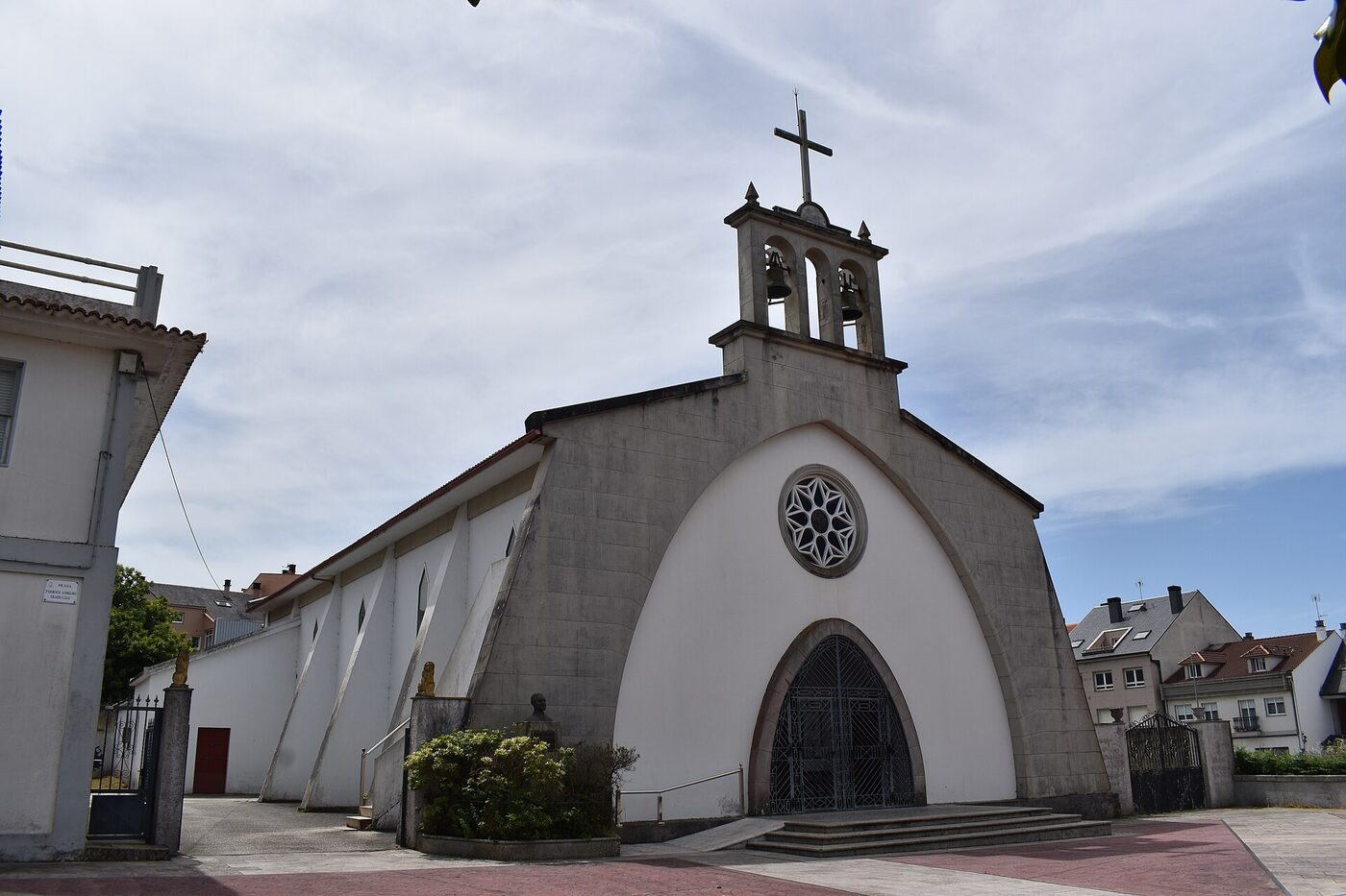 Igrexa Nova de Santa María de Torás en A Laracha