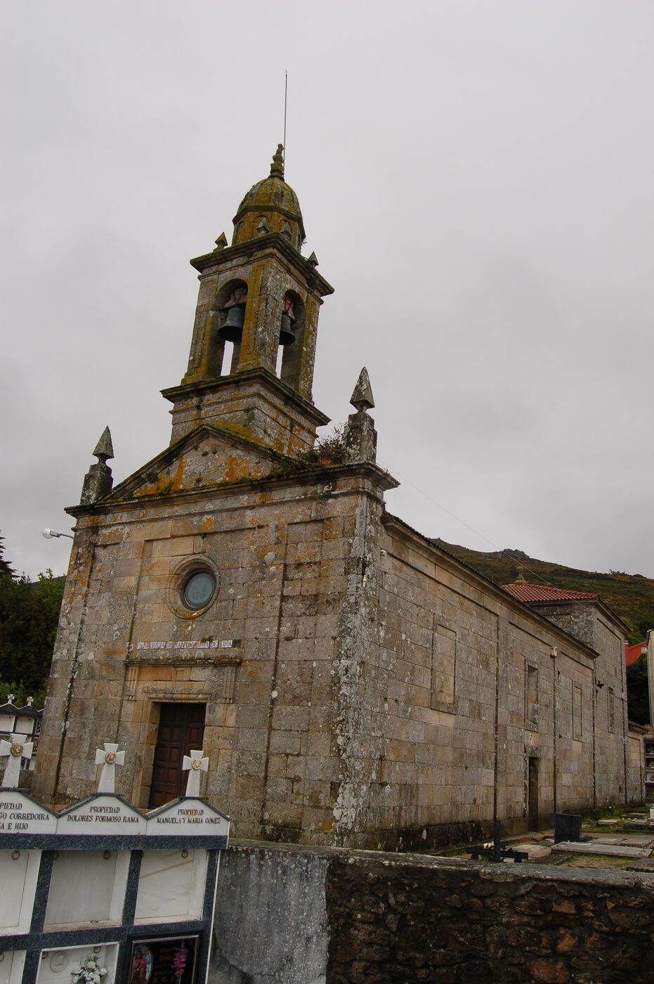 Igrexa de Santa María de Lira en Carnota