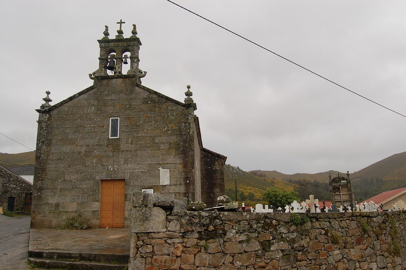 Igrexa de San Martiño de Lariño en Carnota