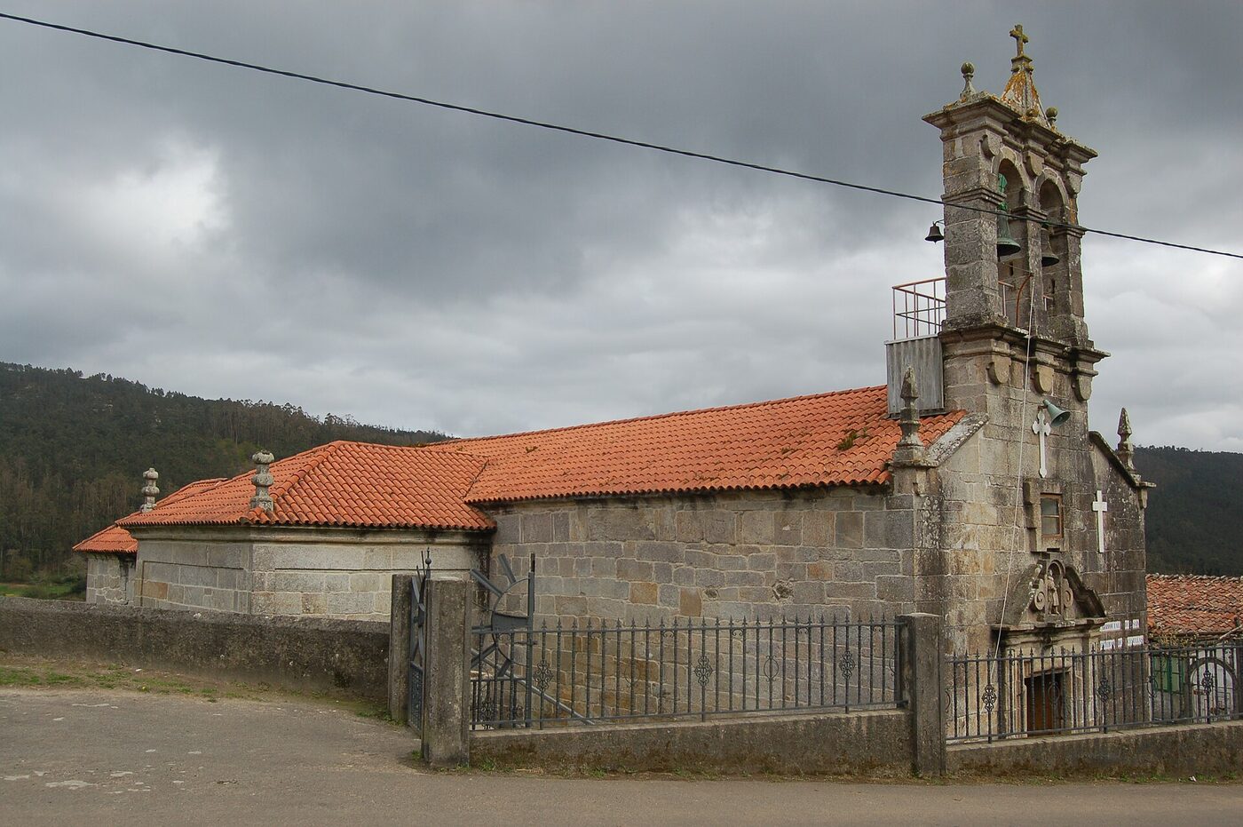 Igrexa de Santo Estevo de Cesullas en A Carballa