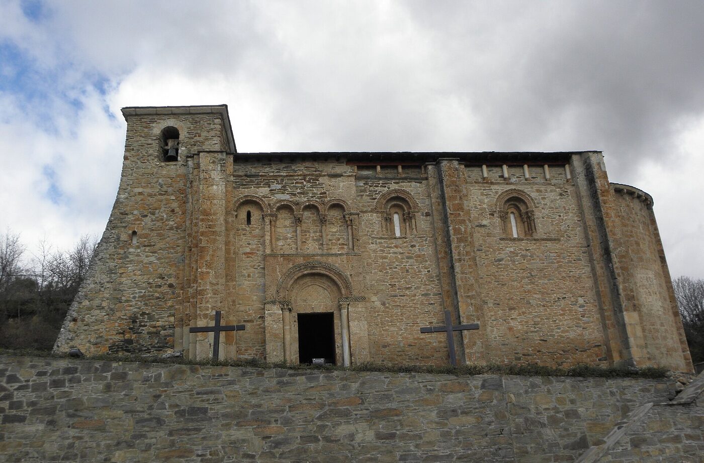 Iglesia de San Miguel en Corullón
