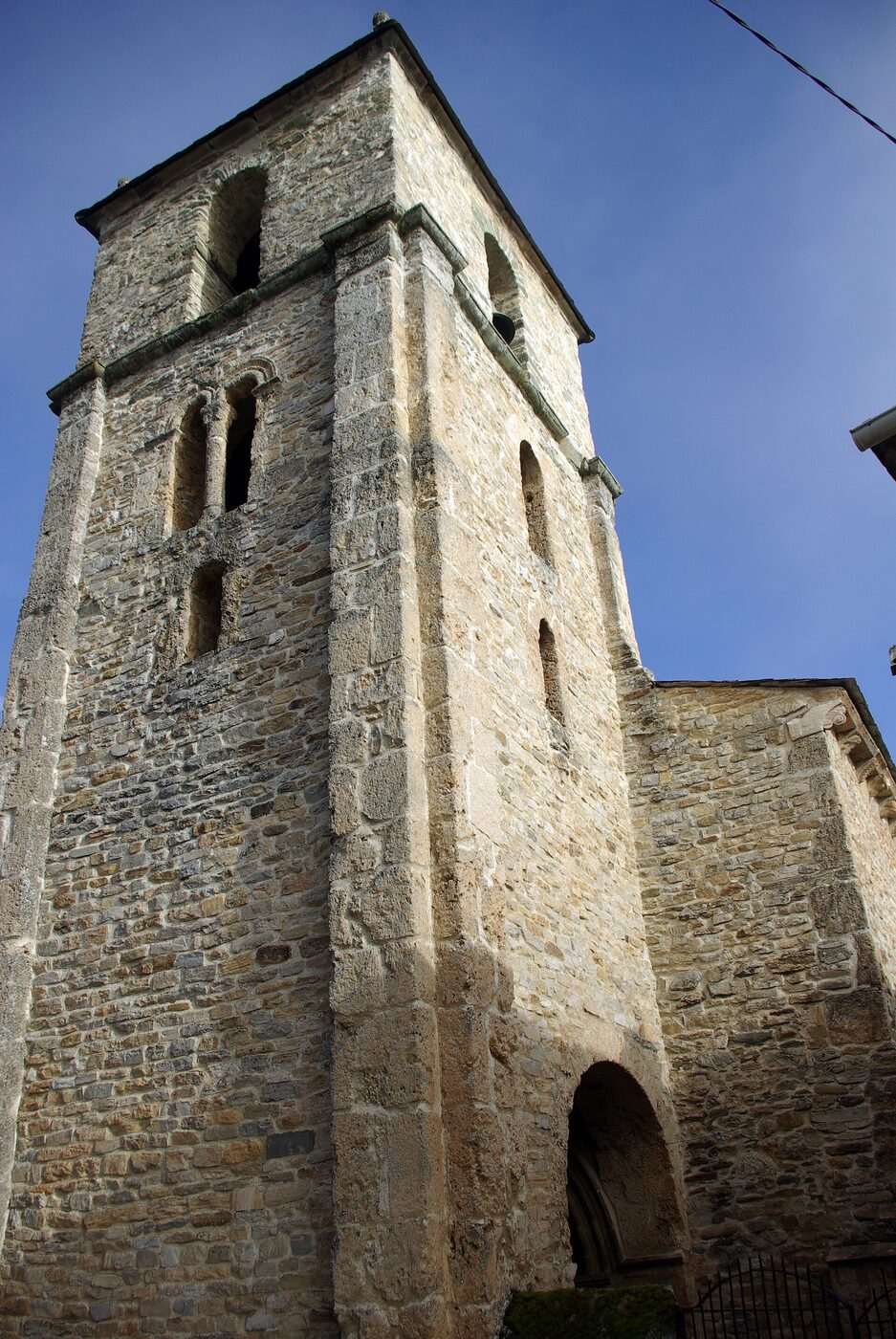 Iglesia de San Esteban de Corullón en Corullón