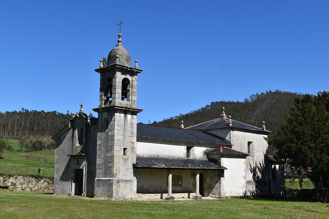 Igrexa de Santa Eulalia de Frexulfe en O Valadouro