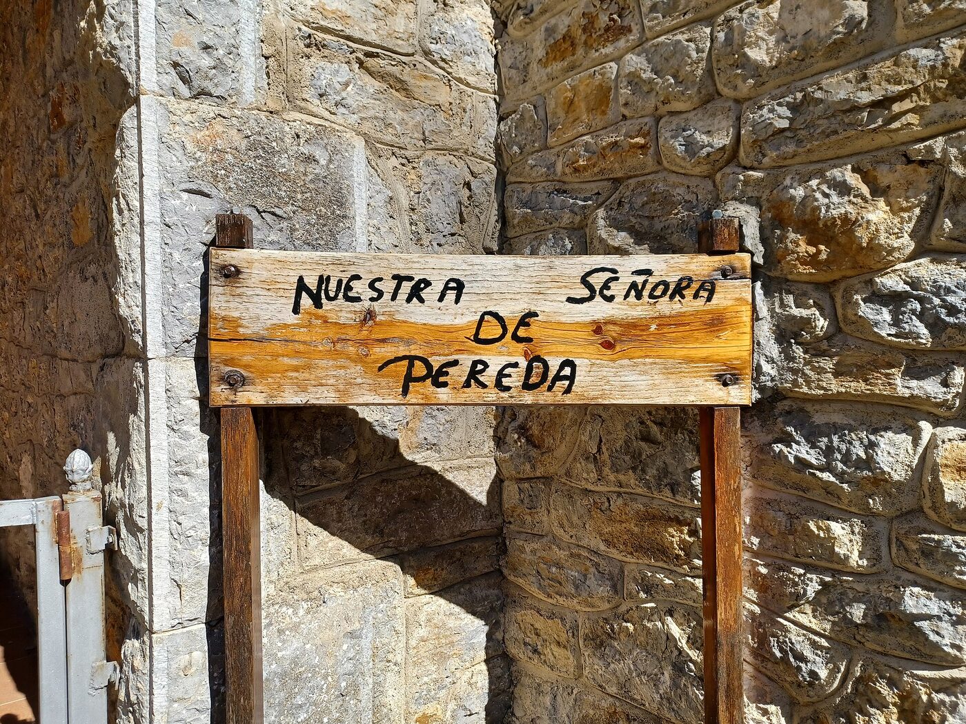 Ermita de Sta. María de Pereda en Crémenes