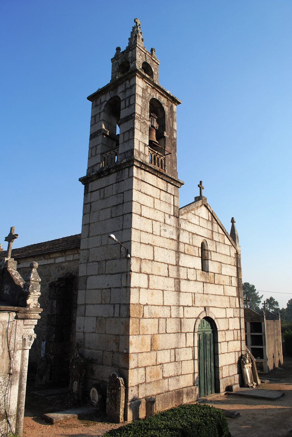 Igrexa de San Paulo de Porto en Salvaterra de Miño