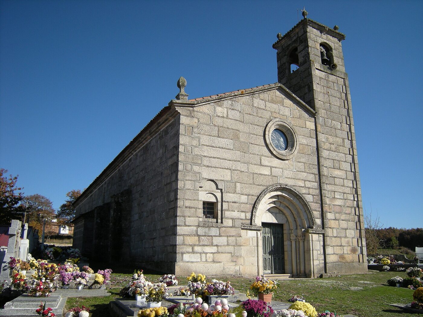 Igrexa de Santa María de Parada de Outeiro en Vilar de Santos