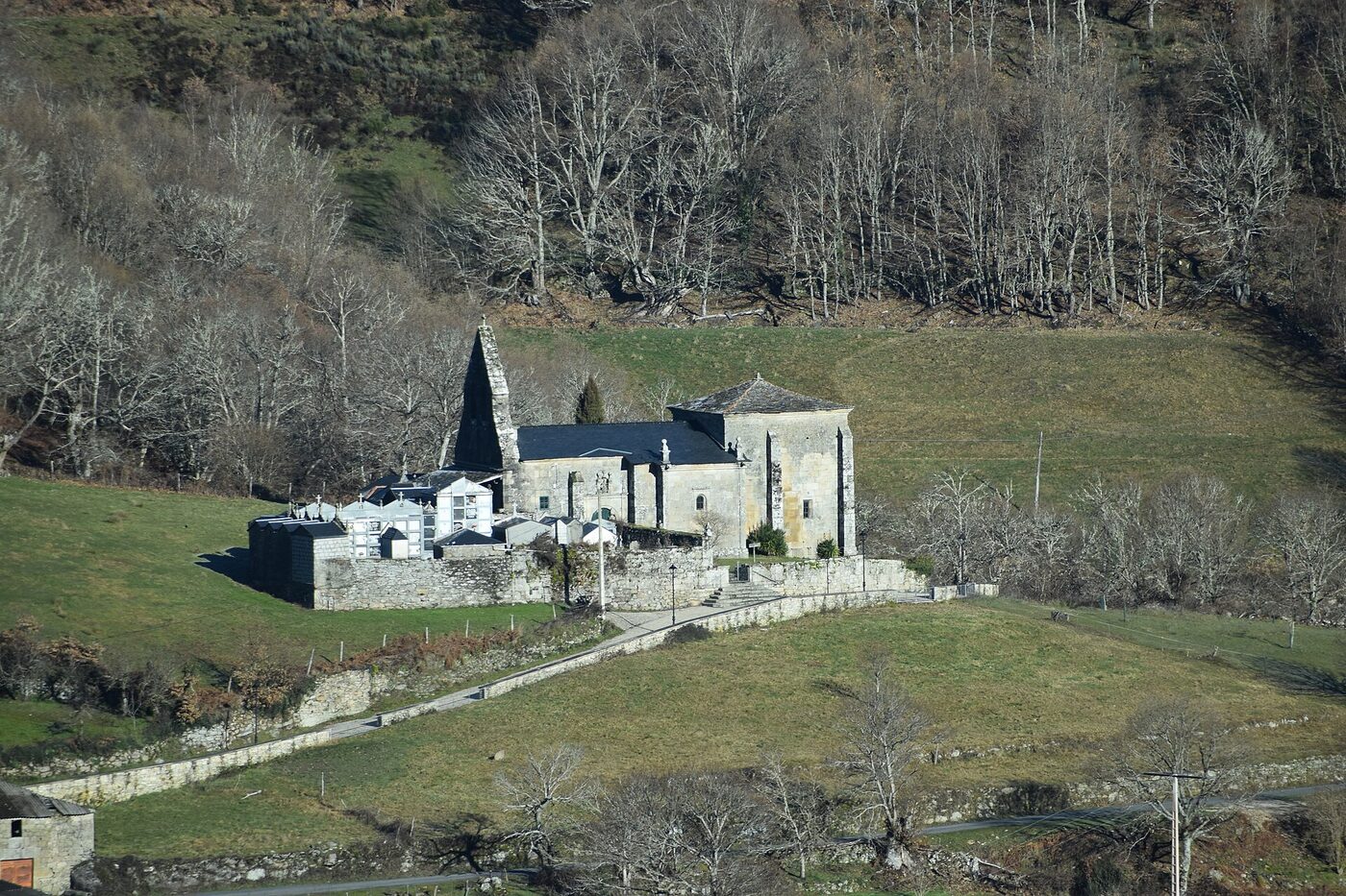 Igrexa de Santa María de Sabuguido en Vilariño de Conso