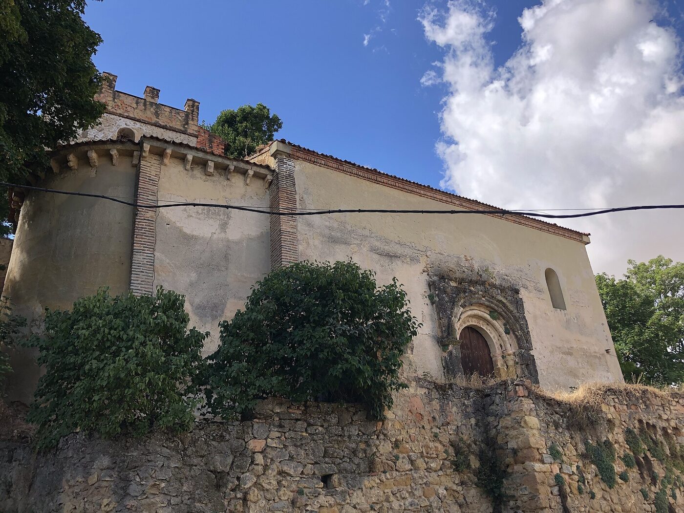 Iglesia de San Pedro de los Picos en Navas de San Antonio