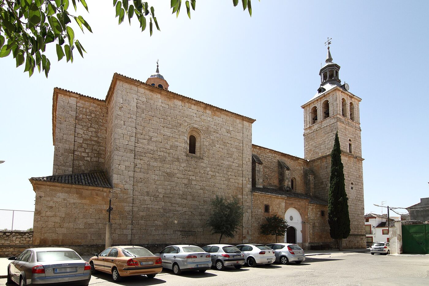 Iglesia de Santo Tomás Cantuariense en Dosbarrios