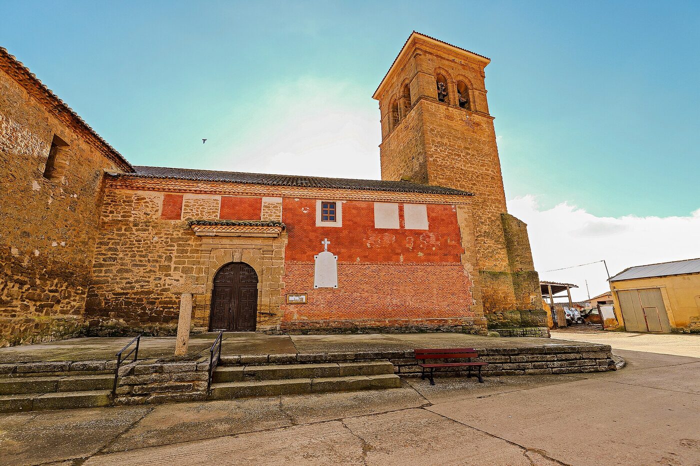 Iglesia de San Pedro en Fuentes de Ropel
