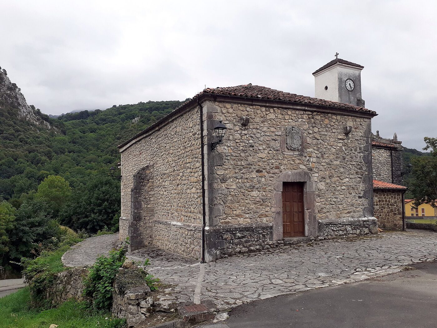 Iglesia de San Andrés en Cabrales