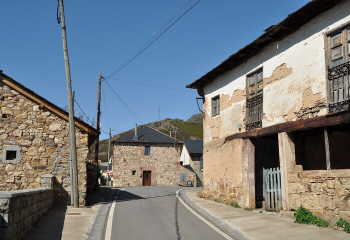 Iglesia de San Miguel Arcángel de Huergas de Babia