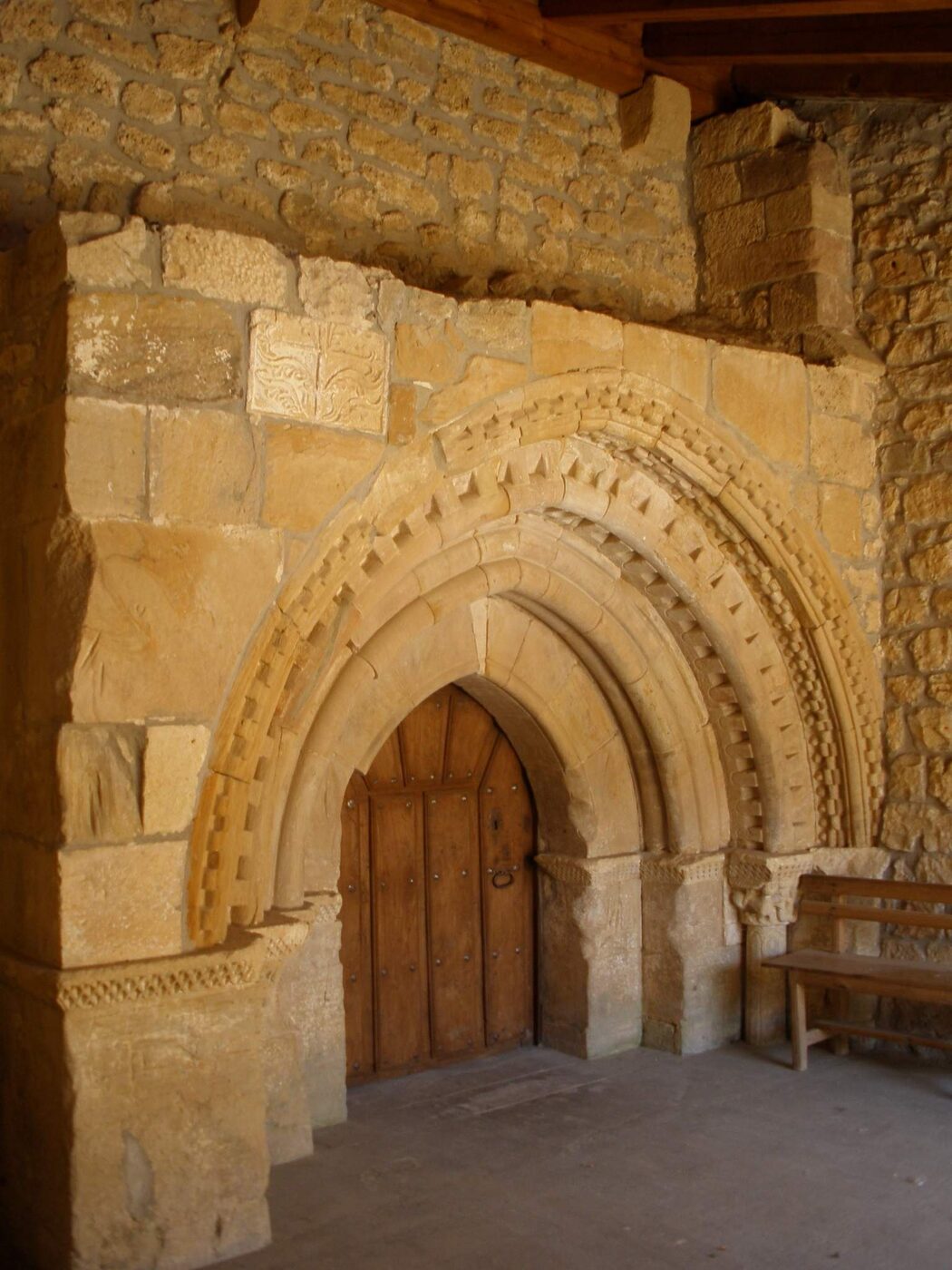 Iglesia de la Santa Cruz en Basconcillos del Tozo