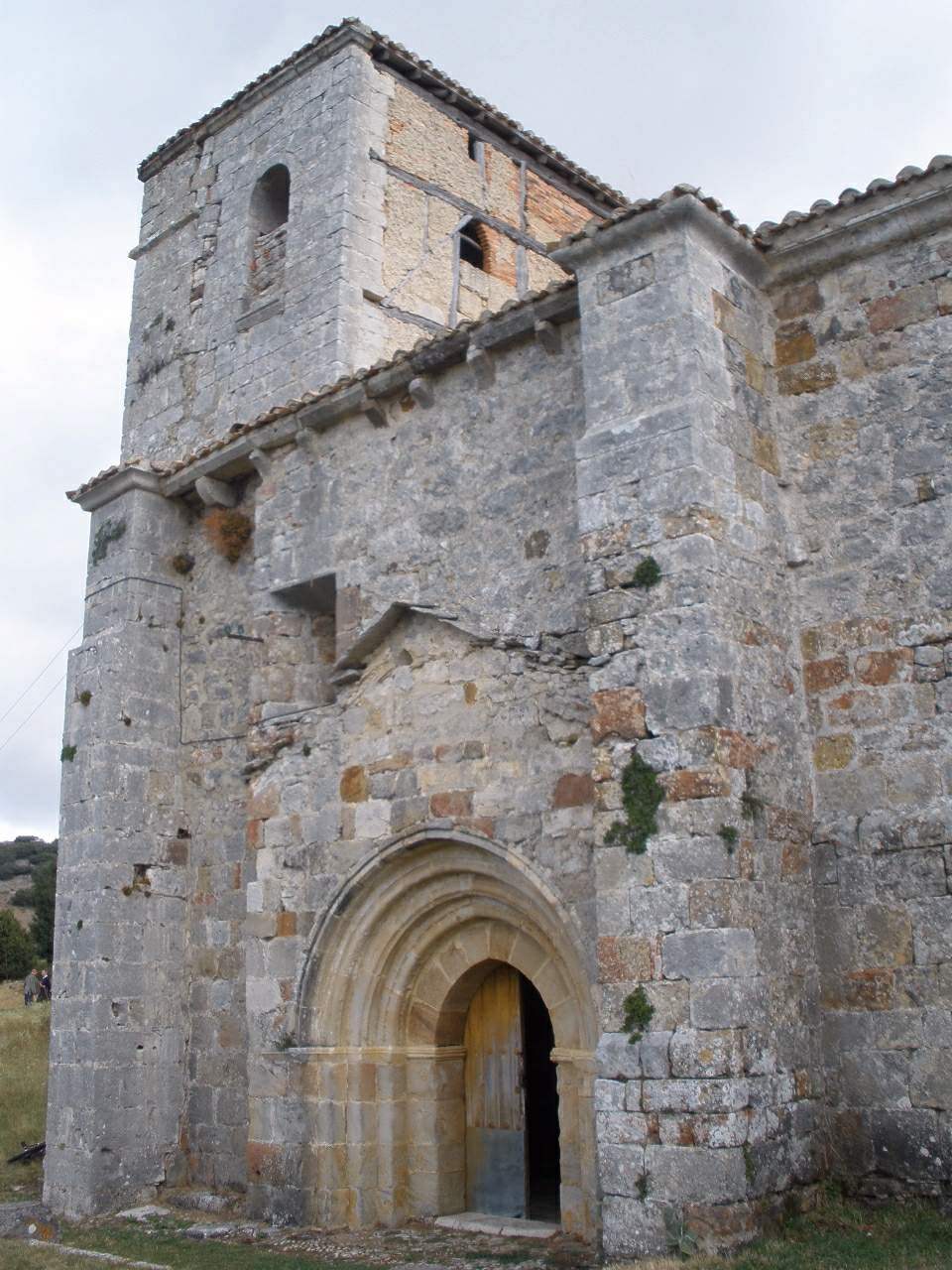 Iglesia de San Esteban Protomártir en Basconcillos del Tozo