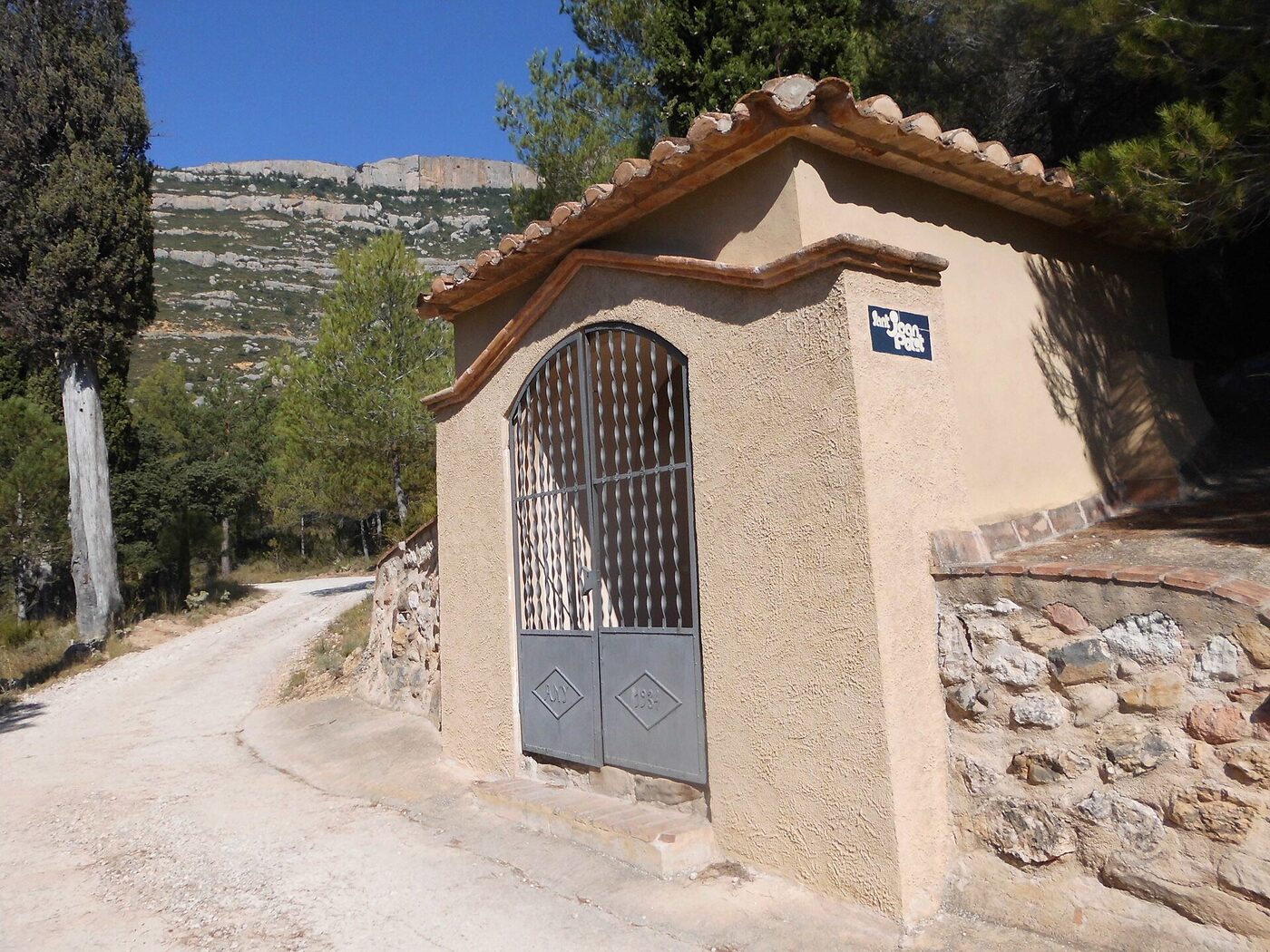 Sant Joan Petit en Cornudella de Montsant