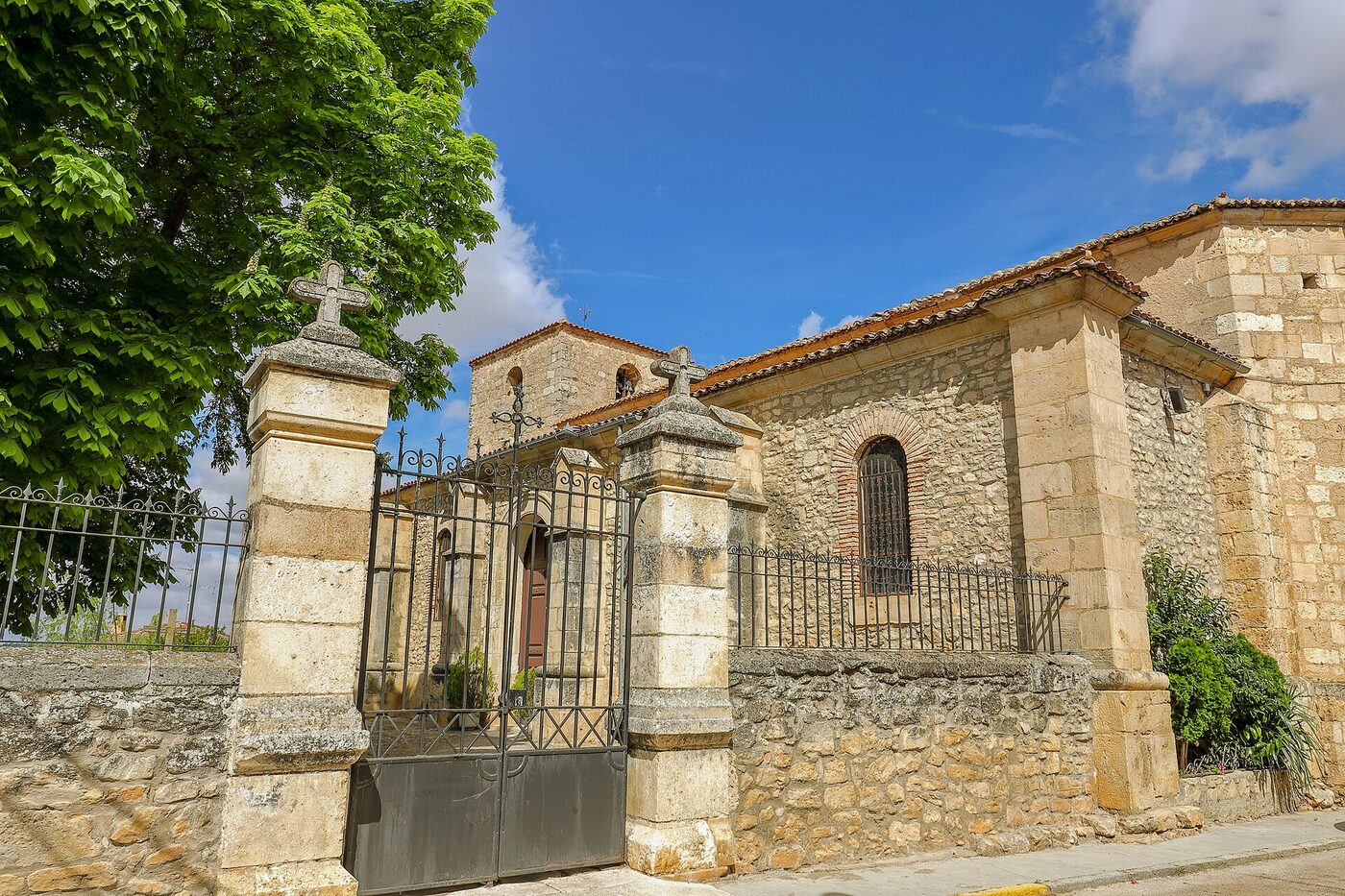 Iglesia de San Mamés en Villanueva de Gumiel