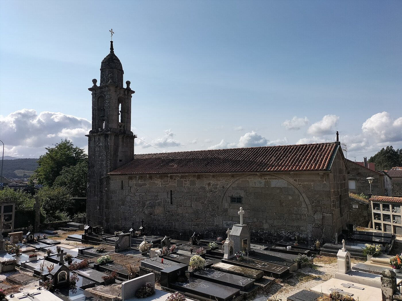 Capela de San Xulián de Requeixo en Infesta