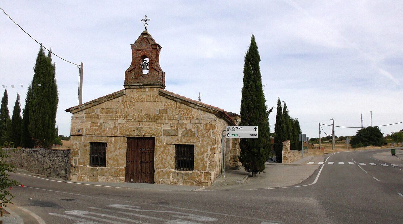 Ermita de la Veracruz en Venialbo