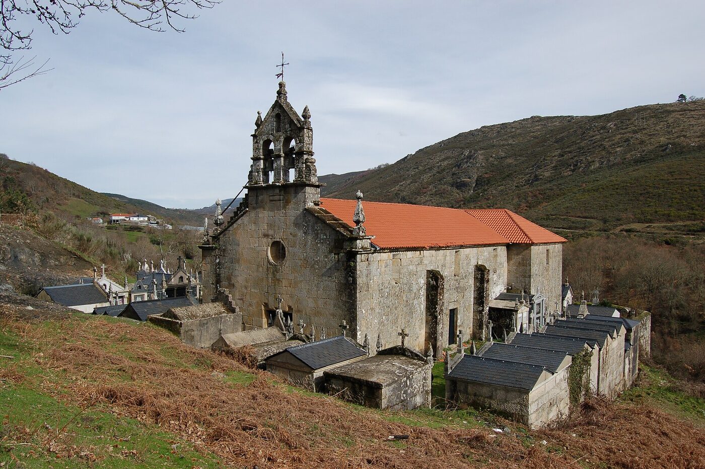Igrexa de San Mamede de Pentes en A Gudiña