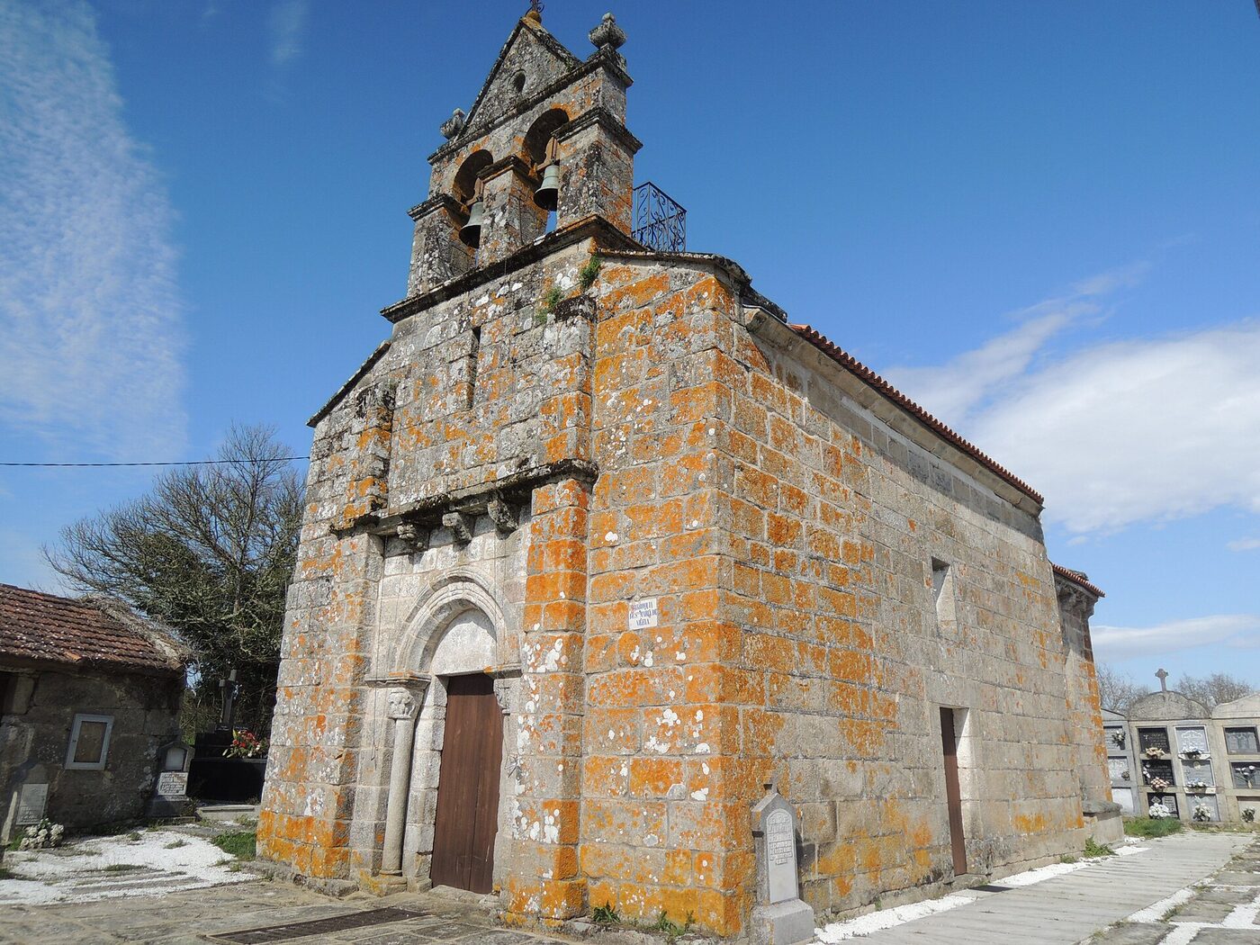 Igrexa de Santa María de Vilela en Punxín