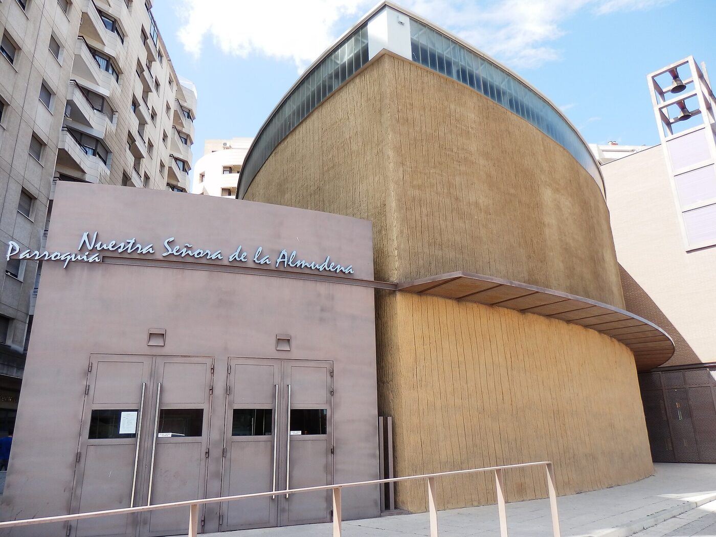 Parroquia de Nuestra Señora de la Almudena en Zaragoza