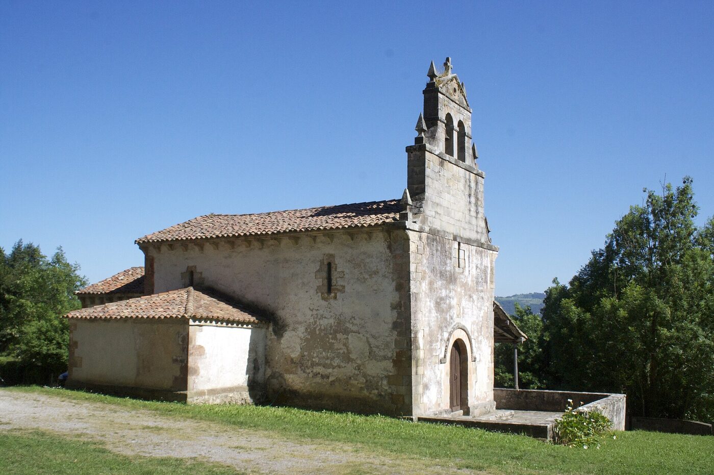 Iglesia de Santa María de Sariegomuerto en Villaviciosa