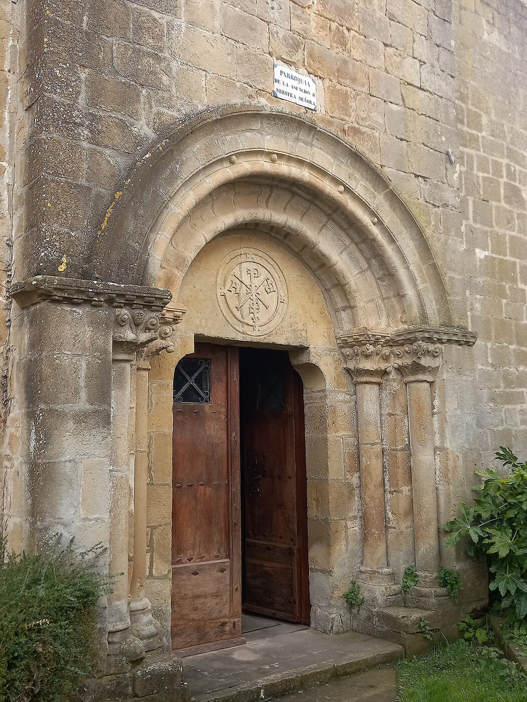 Iglesia de la Asunción en Leoz