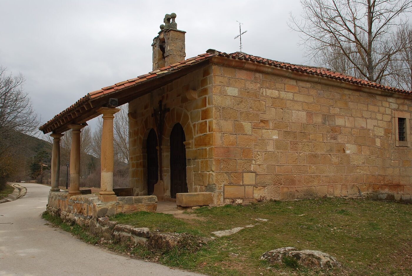 Ermita del Santo Cristo en Molinos de Duero