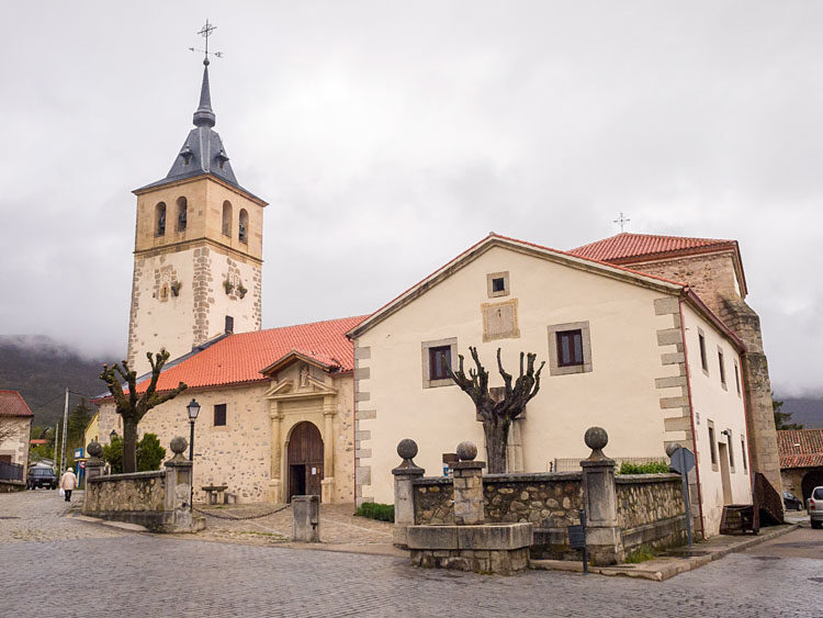 Iglesia de San Andrés Apóstol en Navas de San Antonio