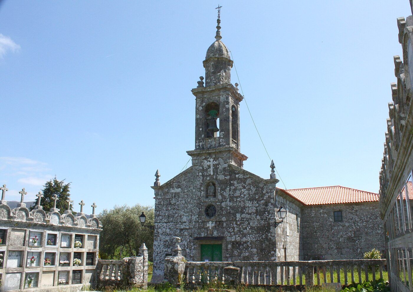 Igrexa de San Clemente de Cesar en Caldas de Reis