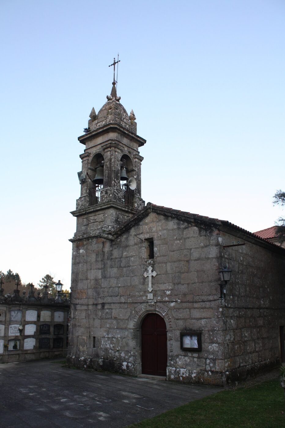 Igrexa de Santa María de Godos en Caldas de Reis