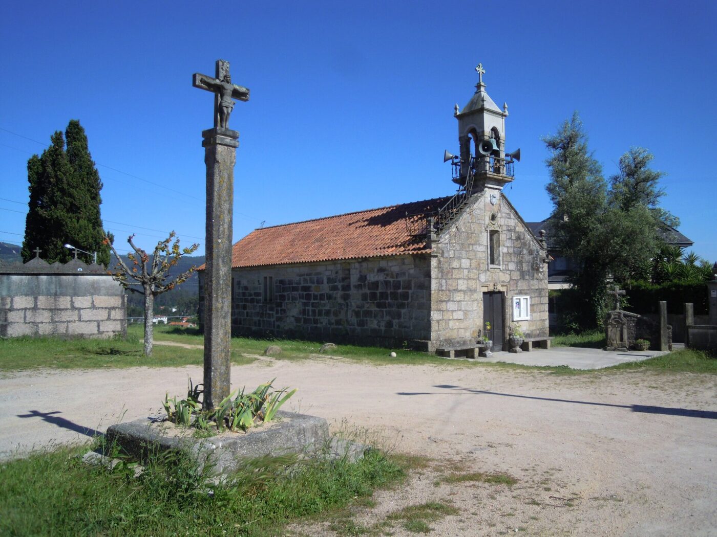 Igrexa de Santa María de Dornelas en Mos