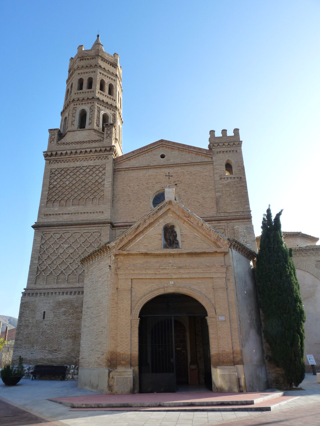 Iglesia de San Miguel Arcángel en Alfajarín